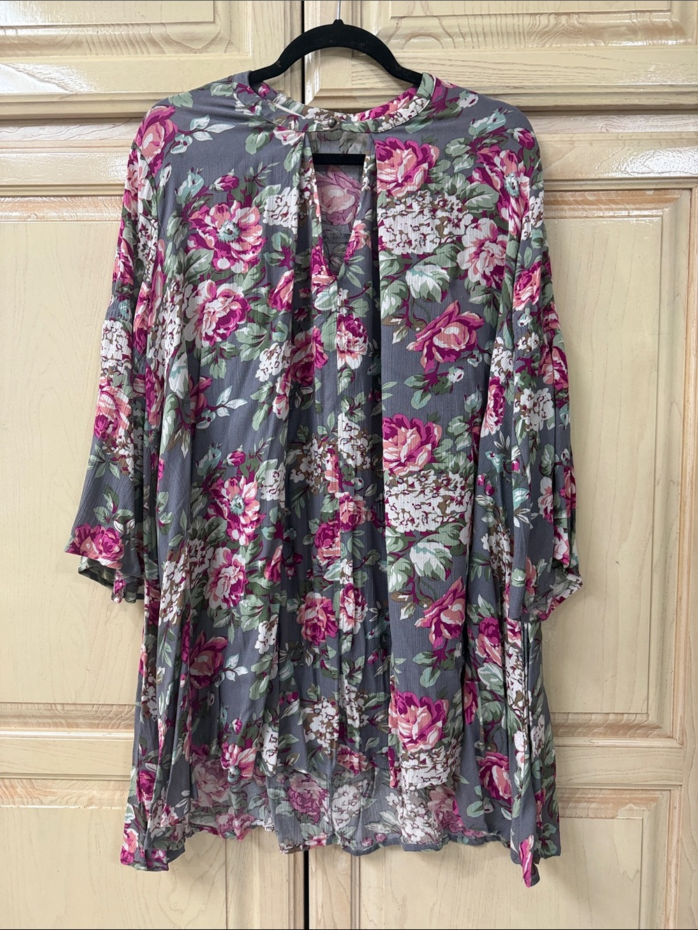 Altar'd State Floral Gray & Pink Kimono Cardigan